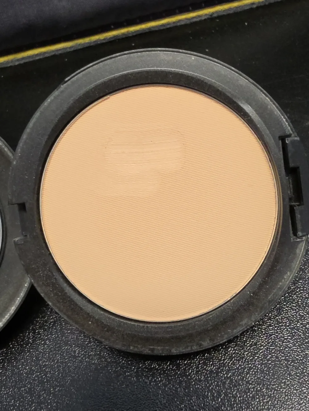 MAC Cosmetics Studio Fix Powder Plus Foundation NC25